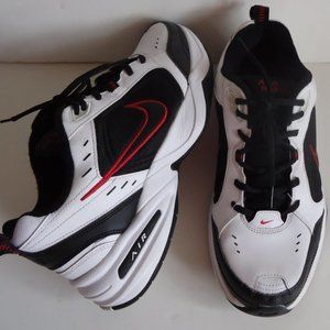 SIZE 10.5. Nike Air Monarch IV Men's training sneakers shoes.